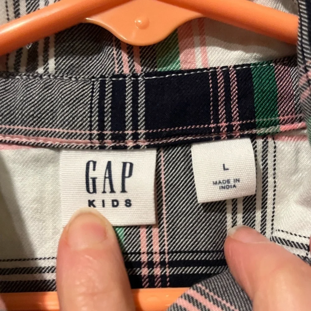 Gap girls button down plaid flannel with flutter sleeves